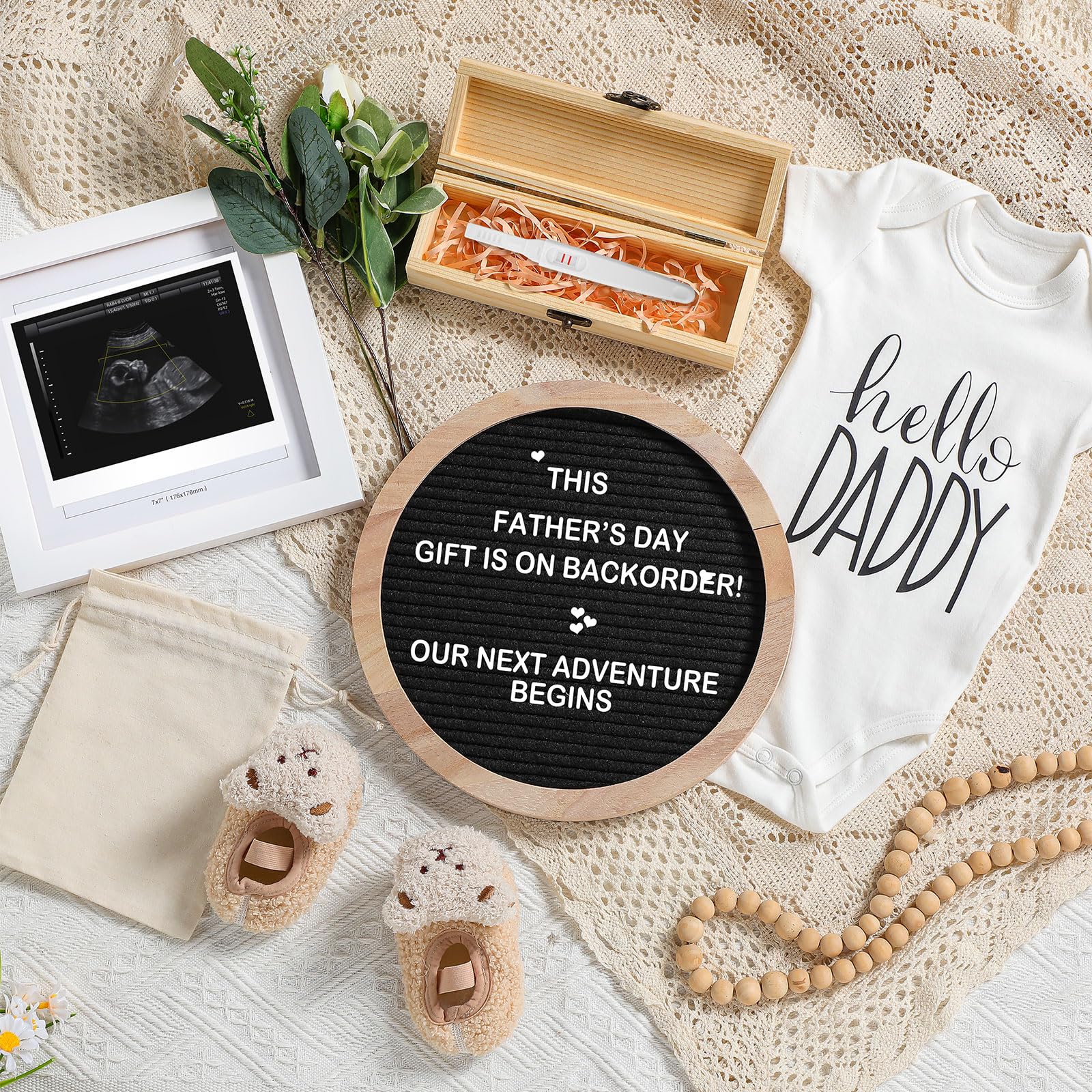 Photo 1 of Canlierr 5 Pcs Surprise Pregnancy Announcements for Dad Felt Letter Board Kit Hello Daddy Baby Bodysuit Pregnancy Announcement Box Photo Frame Baby Shoes Baby Gift Sets for Husband Partner