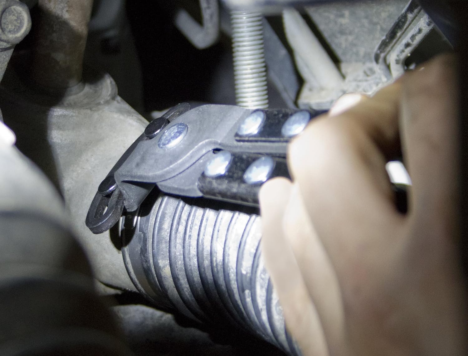 Inner tie rod boot clamp