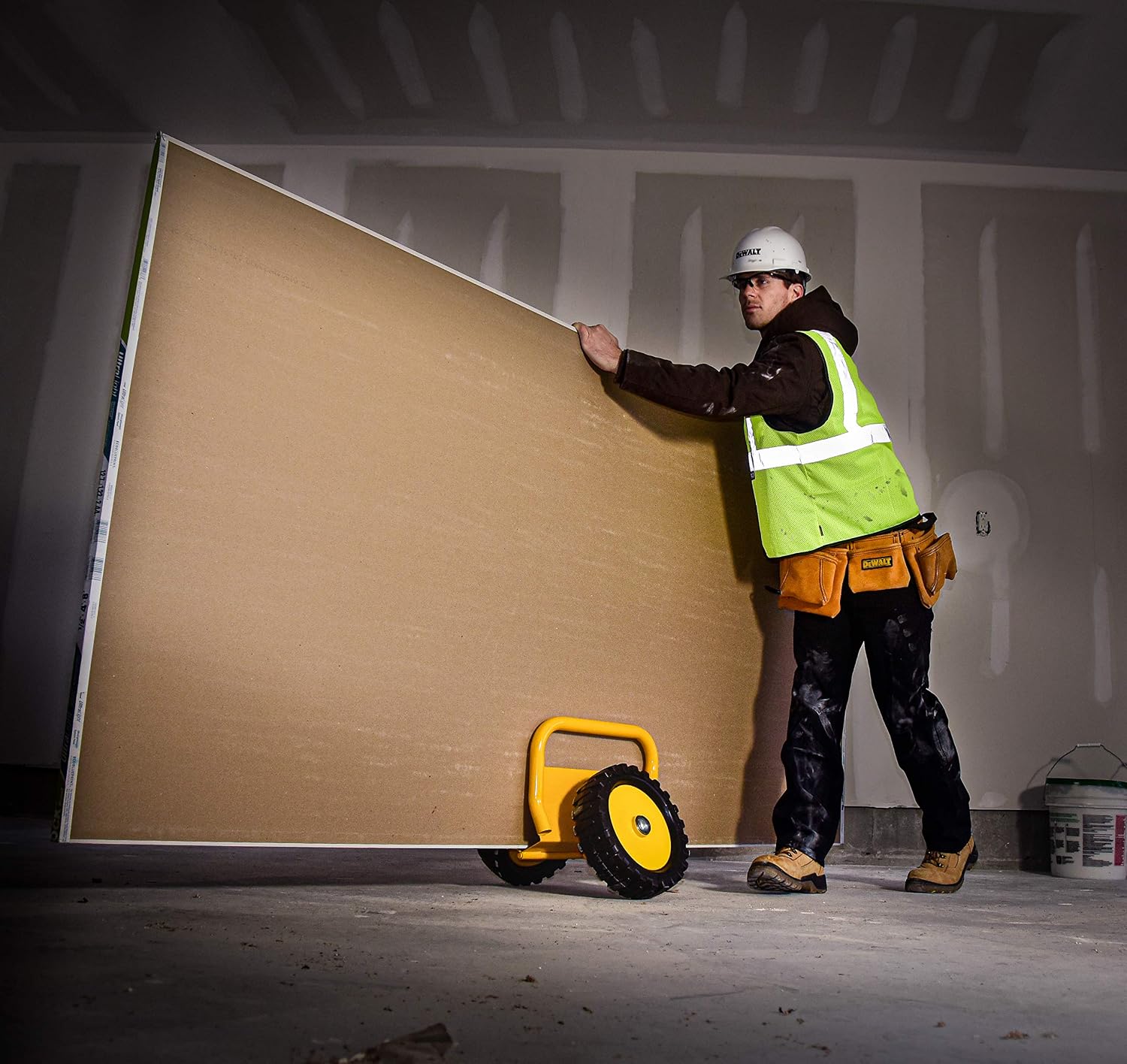 Dewalt Panel Dolly - DXWT-201 - Up to 500 KG - Clamping Mechanism - Yellow/Black - Image 5