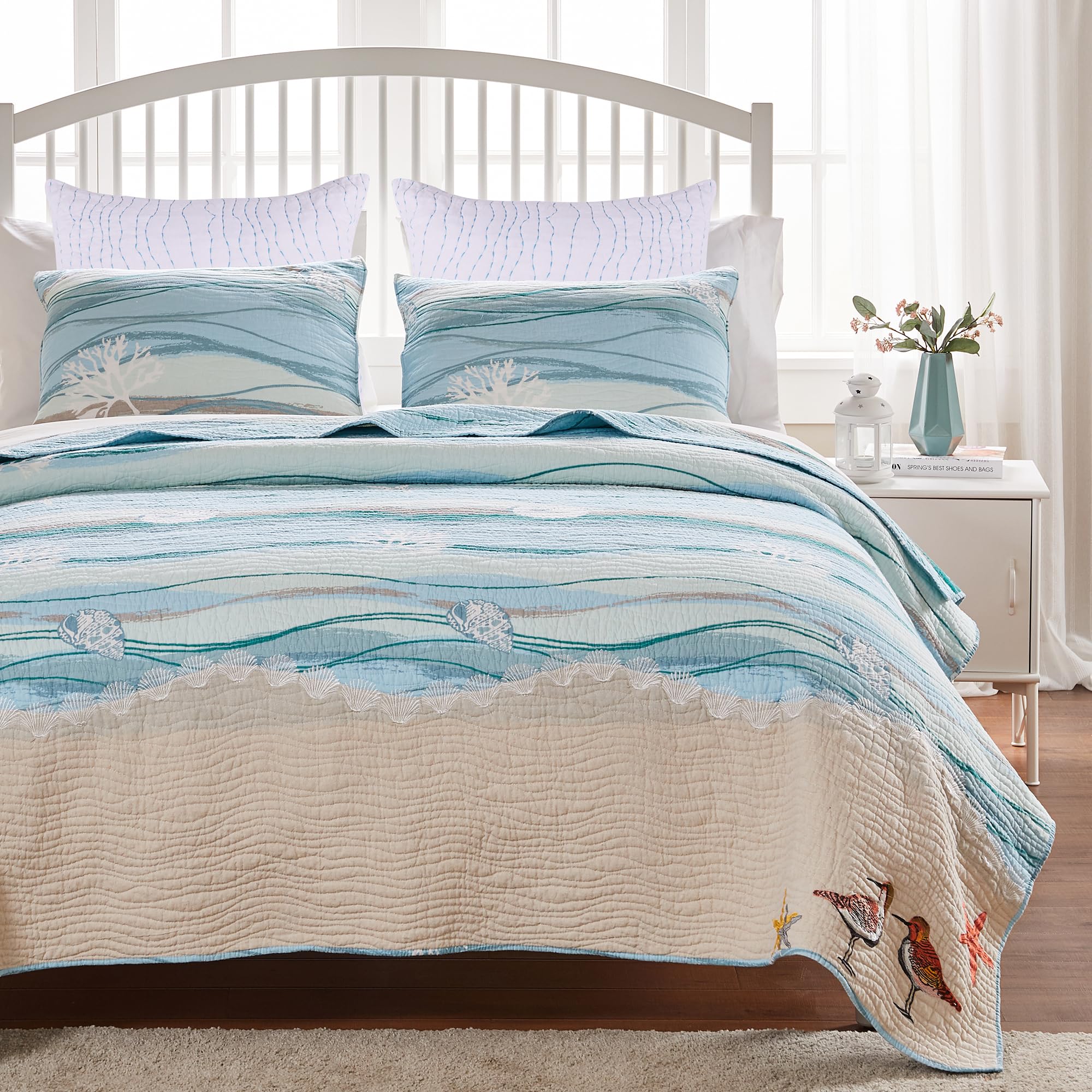Greenland Home Maui Embroidered Coastal Quilt Set with Euro Shams, Full/Queen (5-Piece) Image