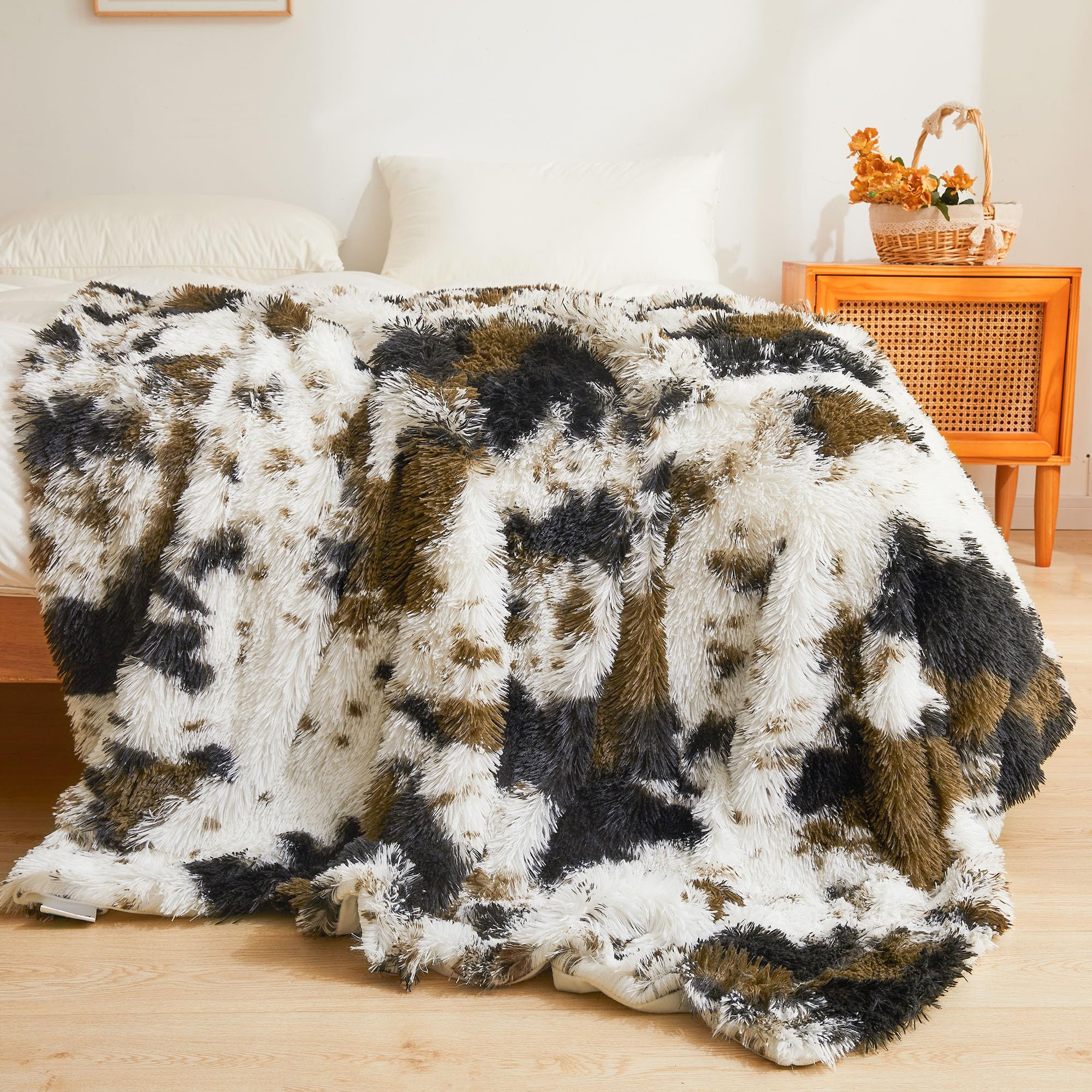 XeGe Luxury Faux Fur Blanket, Soft Cow Print Big Fluffy Bed Blanket, Shaggy Plush Decorative Couch Throw, Cute Animal Print Furry Fuzzy Throw for Bedroom Living Room, Cow Brown, Twin/Double