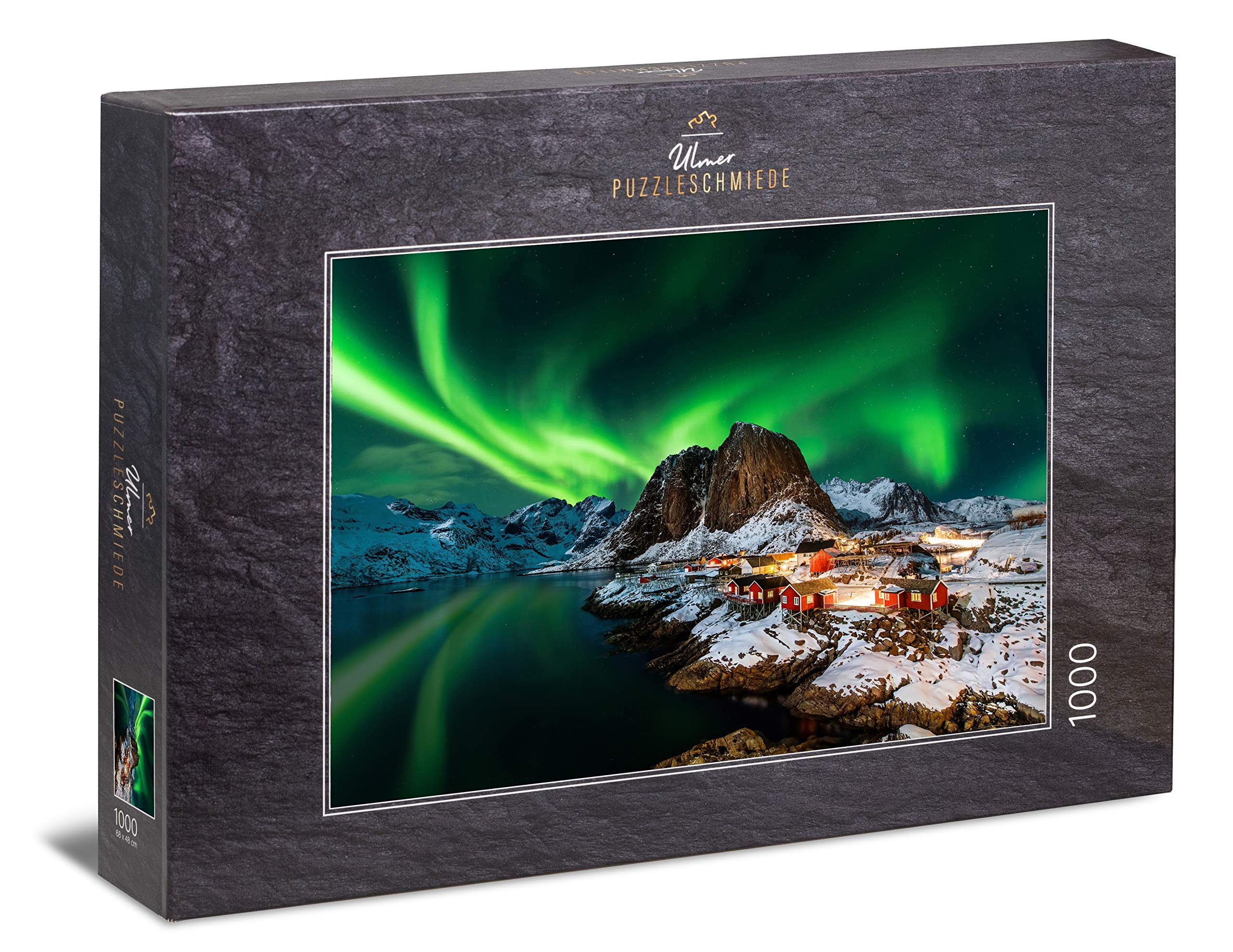 Ulmer Puzzleschmiede - Puzzle "aurora borealis" - 1000 pieces jigsaw puzzle - Northern lights above the fishing village Hamnoy, Lofoten, Norway
