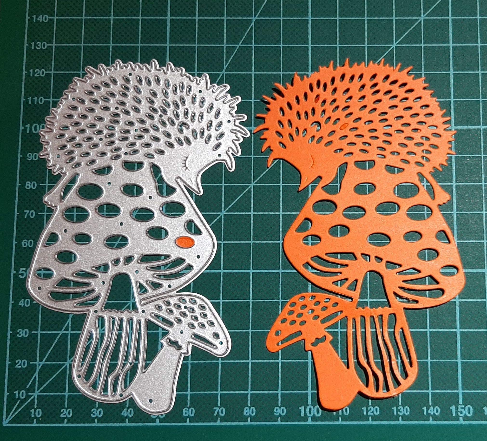 Universal Cutting Die, Stencil Carbon Steel for Scrapbooking and Decorative Embellishments, Cute Hedgehog and Toadstool