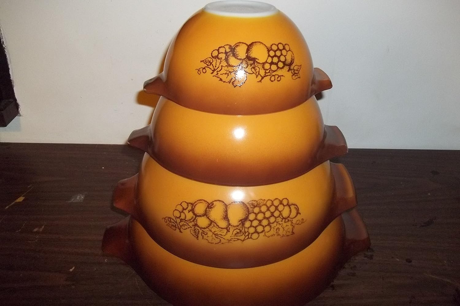 Amazon Com Pyrex 441 442 443 444 Old Orchard Cinderella Mixing Bowls Kitchen Dining