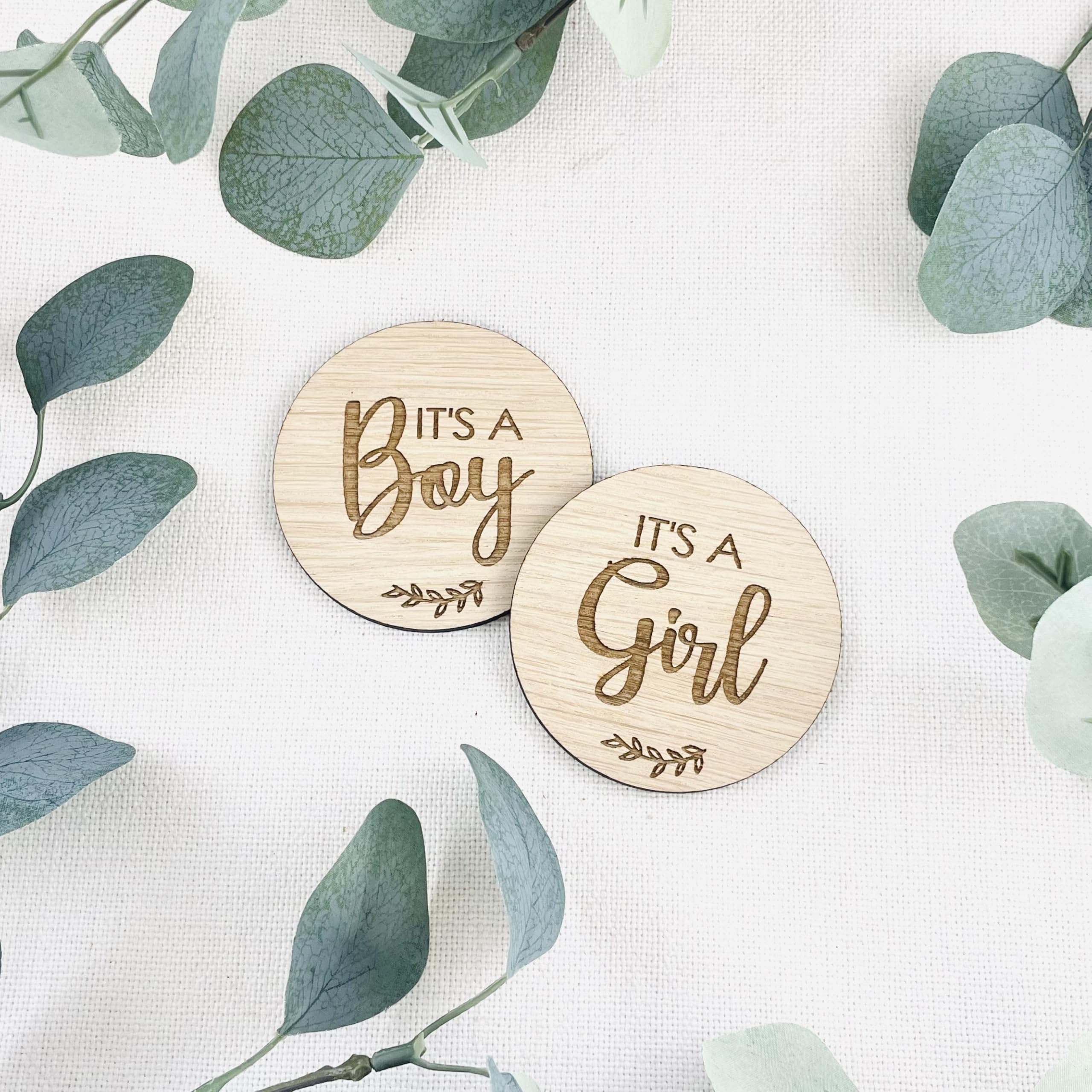It's a Girl and It's a Boy Set of 2 Wooden Disks for Pregnancy Gender Reveal Baby Annoucement