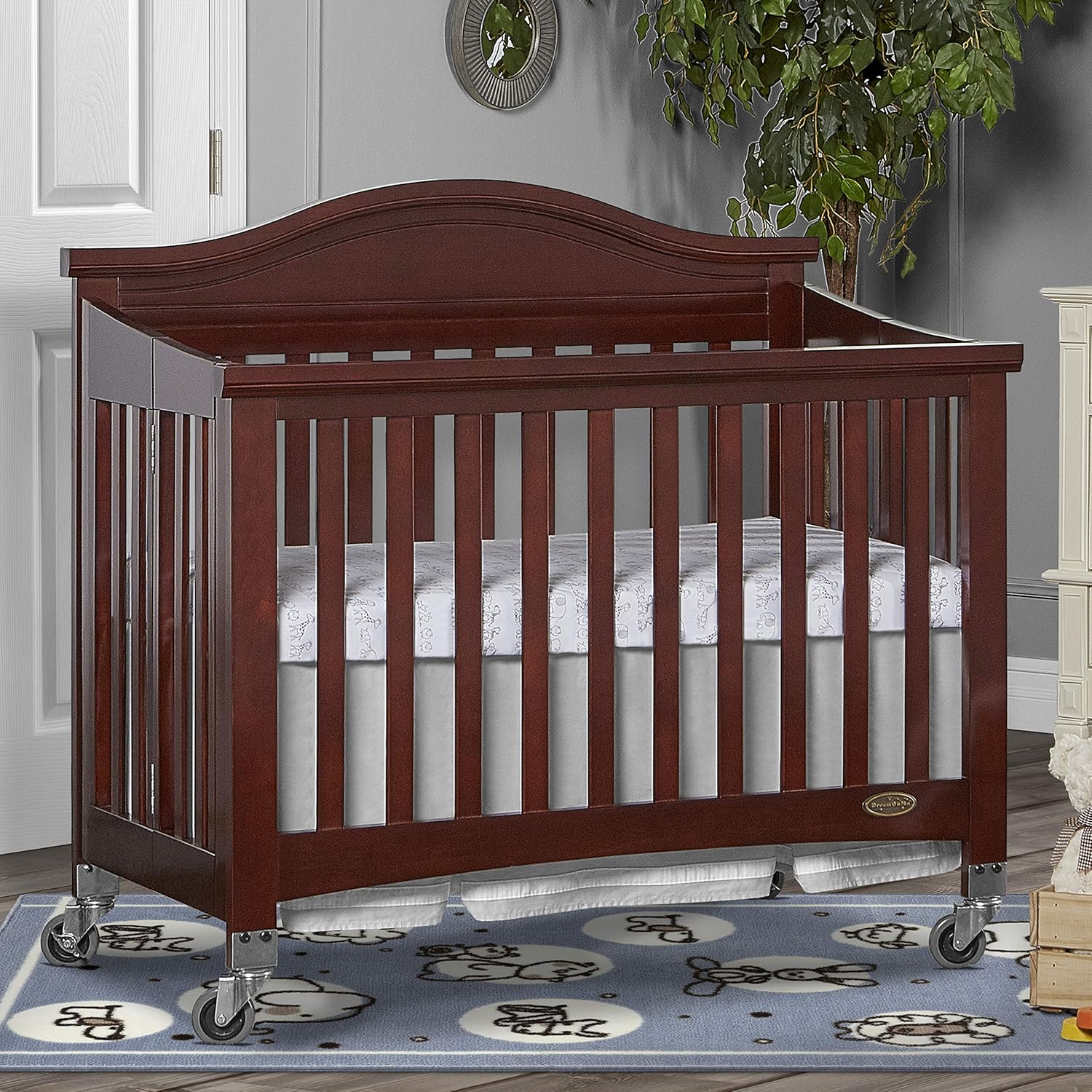 dream on me venice folding portable crib