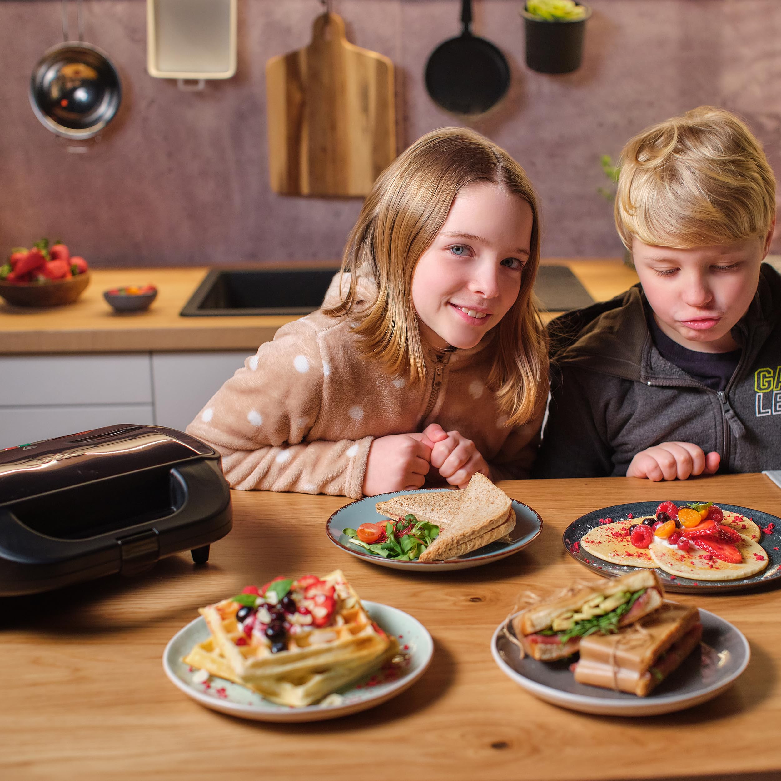 ETA Sandwichmaker 6 in 1 I Sorento Plus I Antihaftbeschichtung für leichte Reinigung ohne Anbrennen I 900 Watt I Waffeleisen, Grill und vieles mehr 6