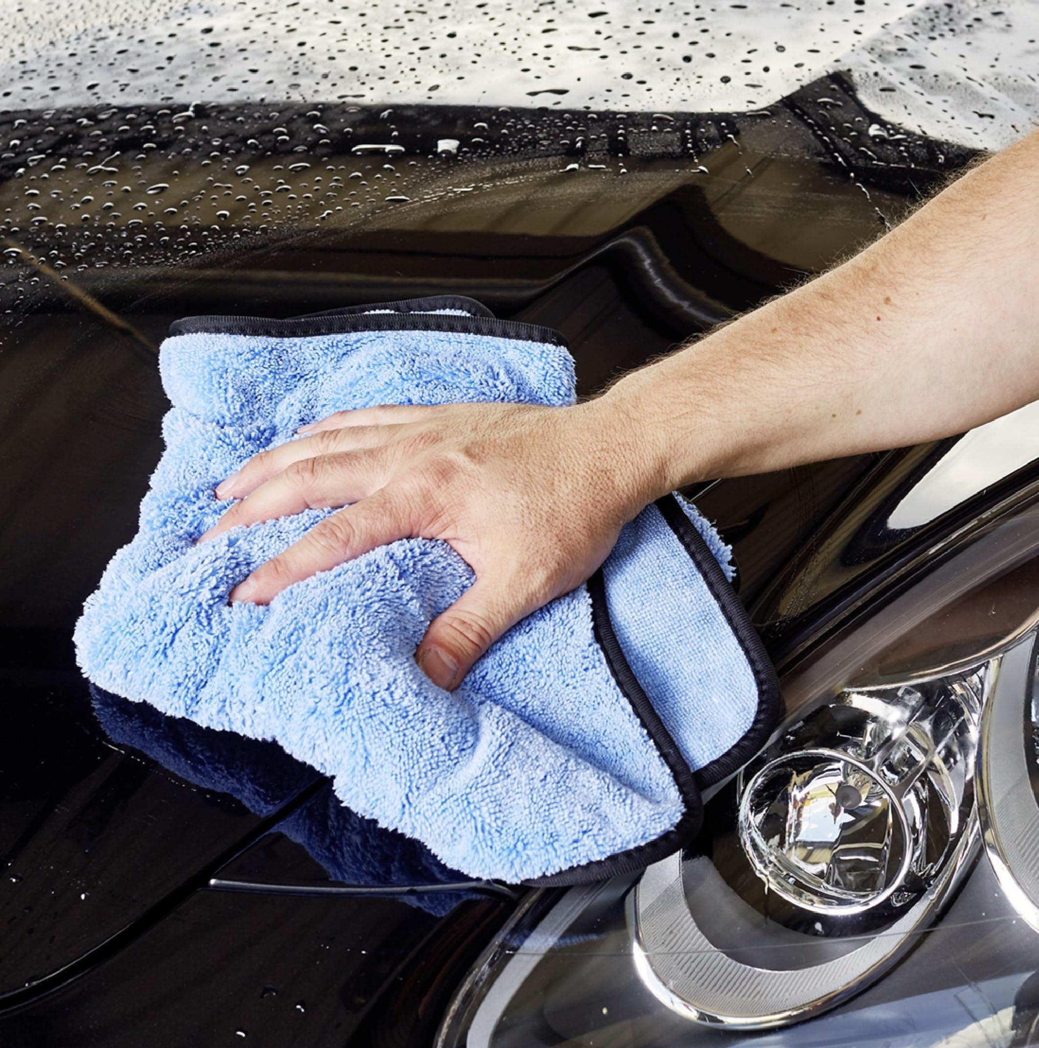 SONAX AutoShampoo Konzentrat (5 Liter) löst den Schmutz ohne die Wachs-Schutzschicht auf dem Lack anzugreifen | Art-Nr. 03145000 6