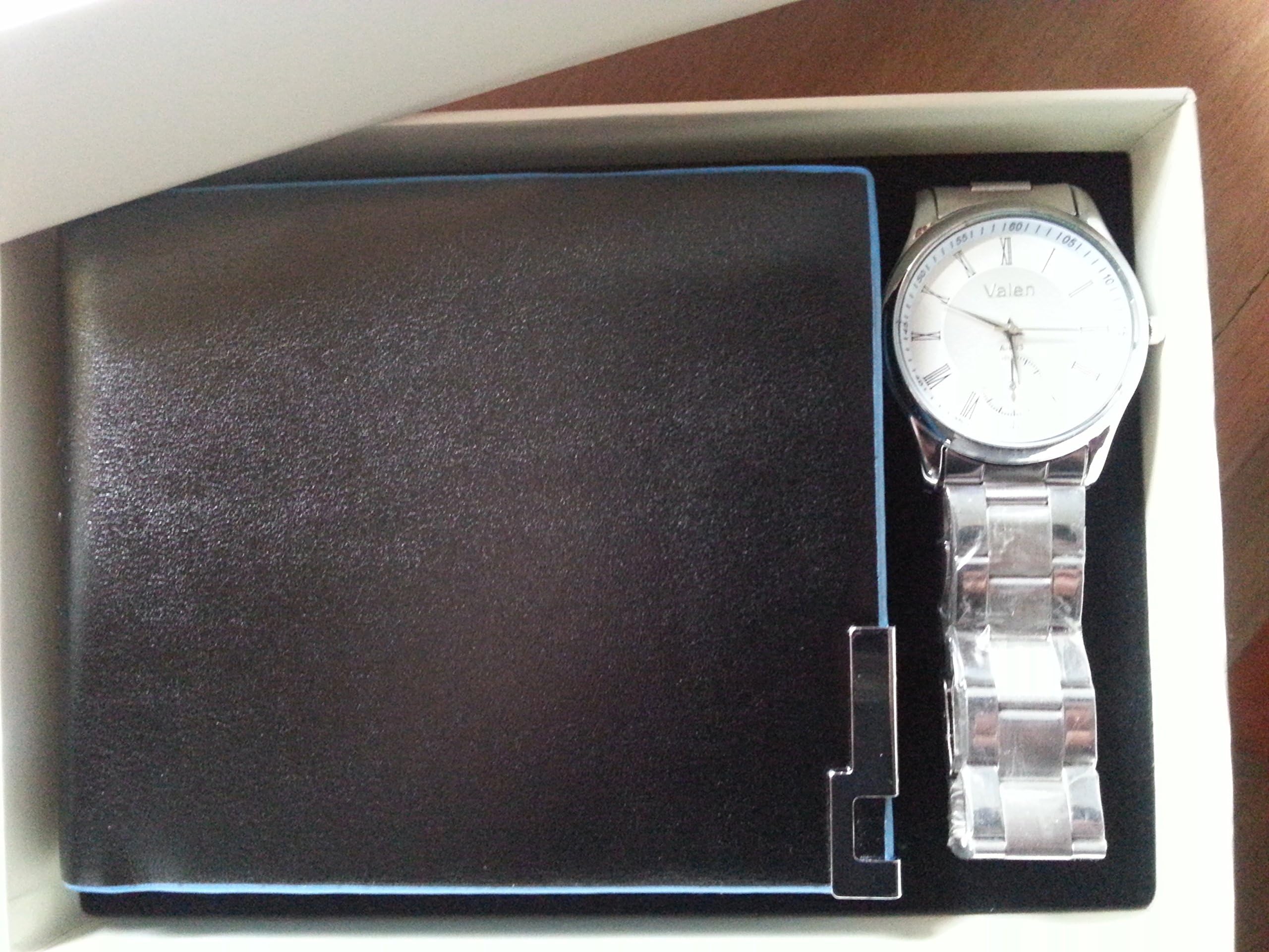 MENS TWO PIECE STYLISH WALLET AND WHITE FACE WRIST WATCH BY VALEN BOX SET