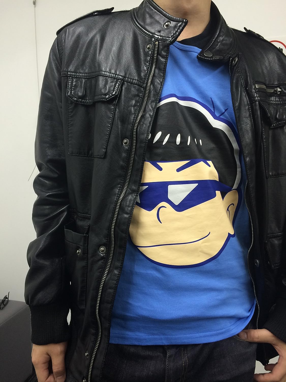 Amazon おそ松さん カラ松タンクトップ アニメ 萌えグッズ 通販