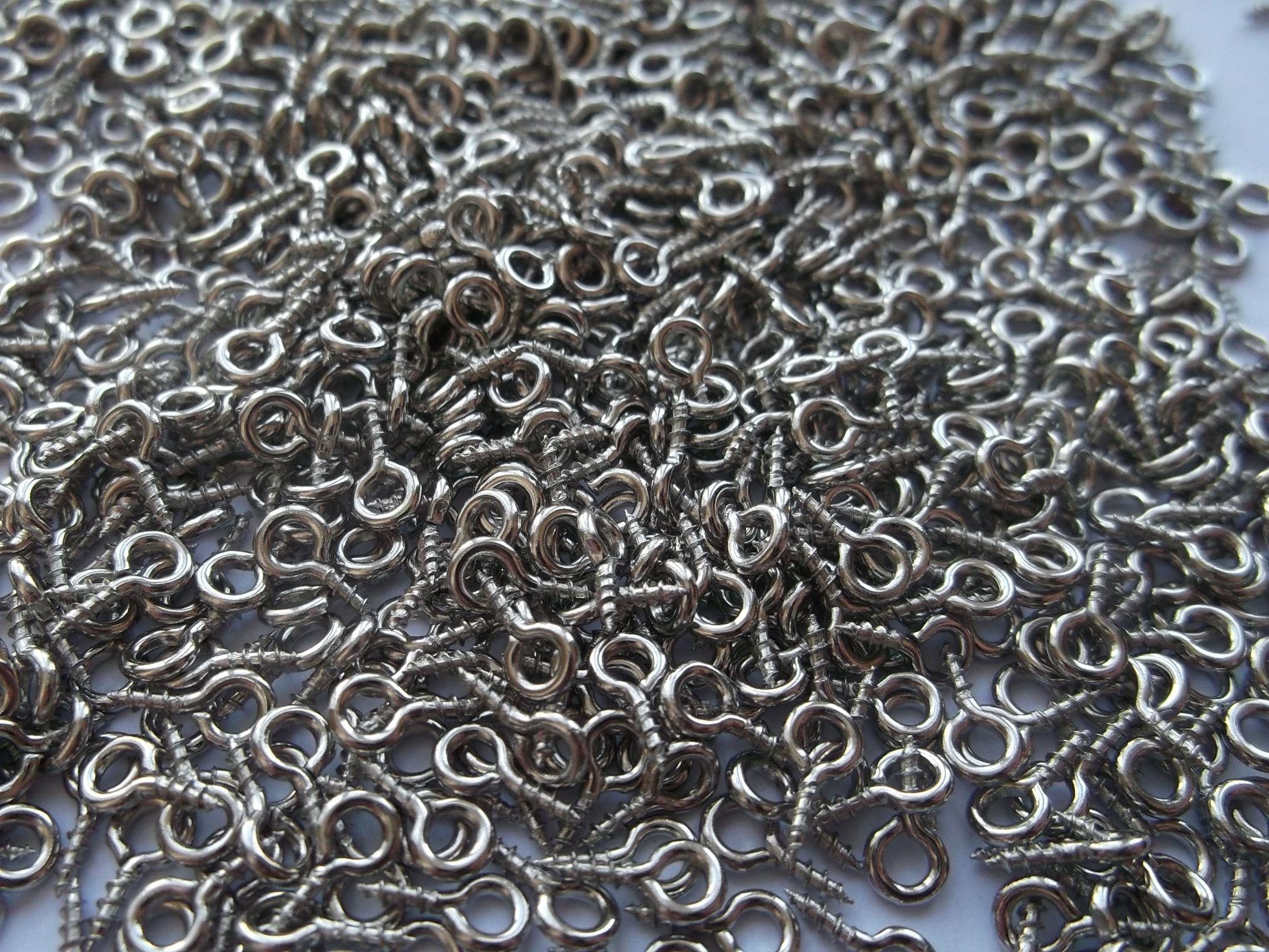 1000 x Silver Tone Threaded Screw Eyes Pin Pegs 8mm x 4mm. for Jewellery and Other Crafts Making