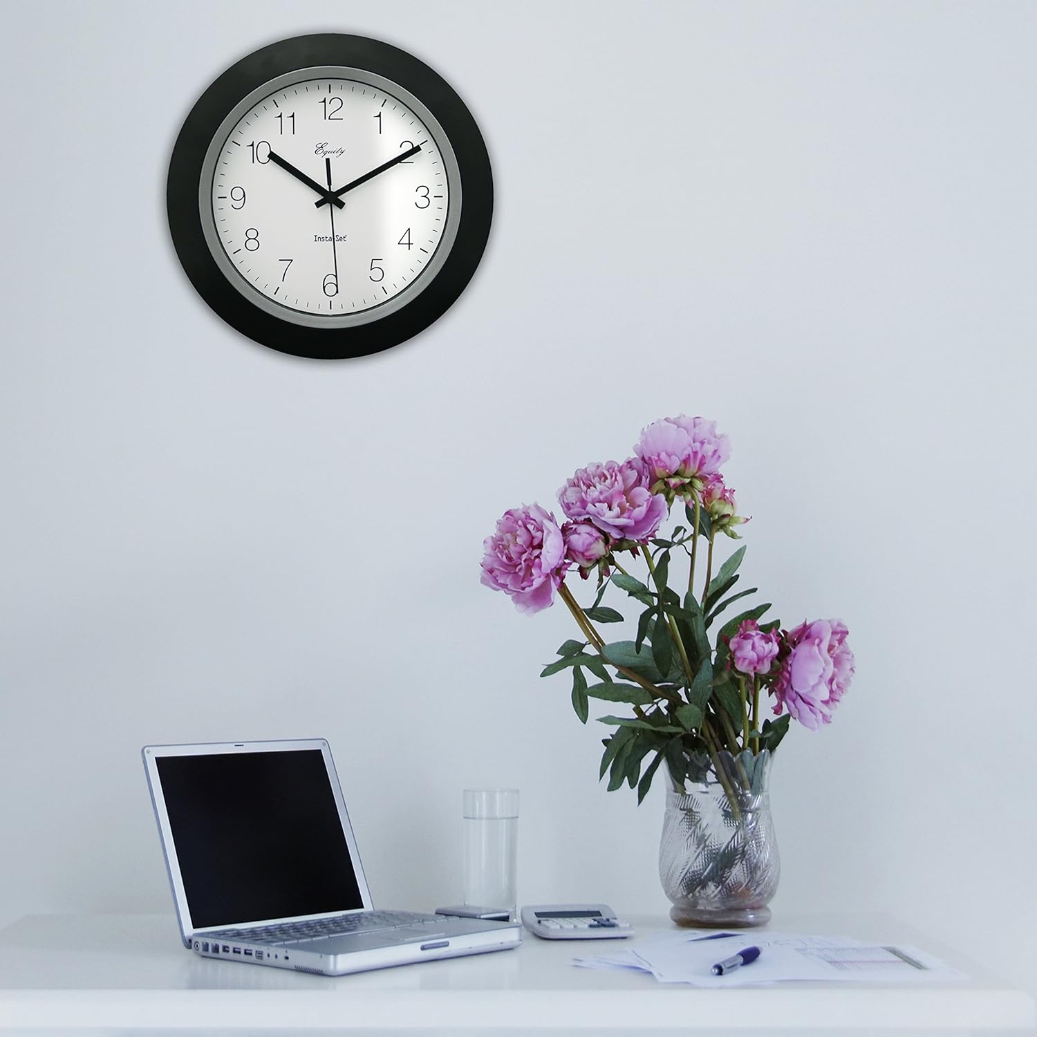 Amazon.com: LA CROSSE TECHNOLOGY Insta-Set Wall Clock, 10", Black: Home &  Kitchen