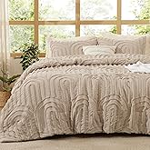 Bedsure Boho Tufted Khaki Comforter King Size, GentleSoft™ 3 Pieces Boho Farmhouse Decor Bedding, Arch Shabby Chic Bedding for All Seasons, 1 Bed Comforter, 2 Pillow Shams, 104x90 Inches