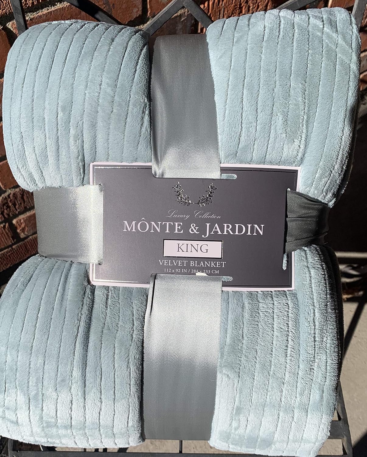 Buy Monte And Jardin King Green Velvet Blanket 112 By 92 Over 10 000 Square In Online At Low Prices In India Amazon In