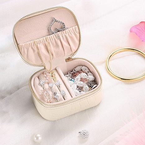 Amazon Haruki ジュエリーボックス 小さいボックス 収納ケース ミニ宝石箱 小型 外出 旅行携帯用 持ち運び 小物入れ ピアス ネックレス 指輪 リング アクセサリー置き ジュエリーバッグ ジュエリー収納 オンライン通販