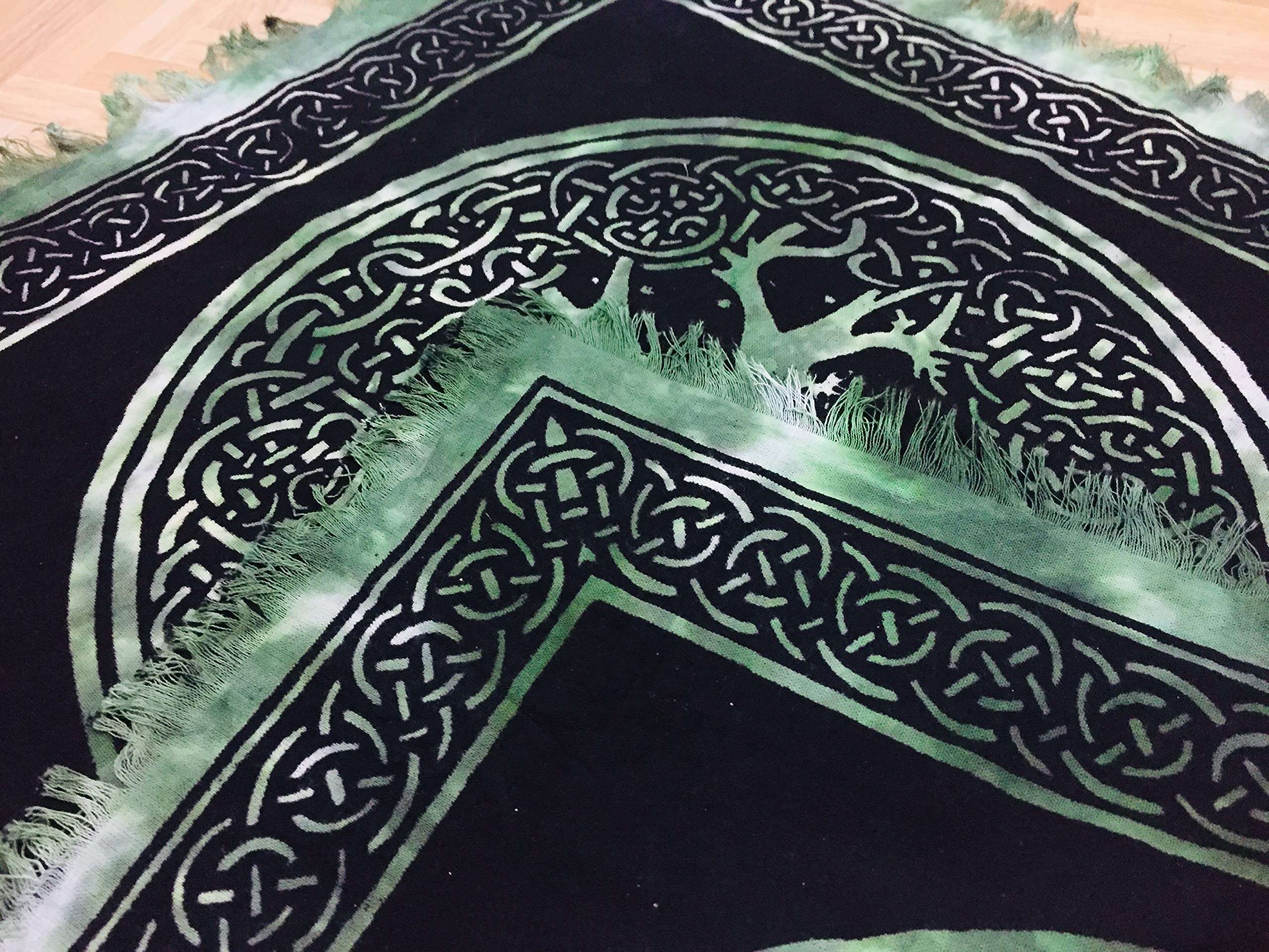 Indian Consigners Altar Green Celtic Tree of Life Tarot Square 18