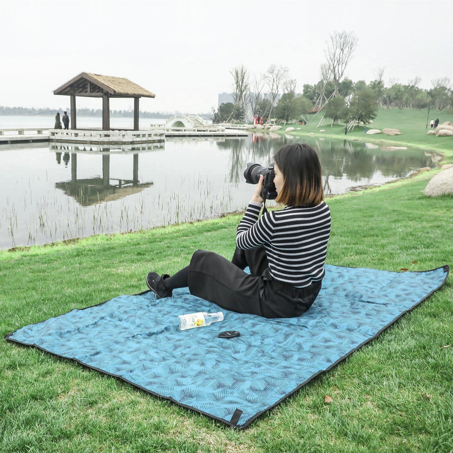 Lafaz Picnic Blanket Beach Mat Extra Large 80x58 Portable Water Resistant Foldable Picnic Blankets For Outdoor Hiking Camping Travelling Picnic Backpack Accessories Patio Furniture Accessories
