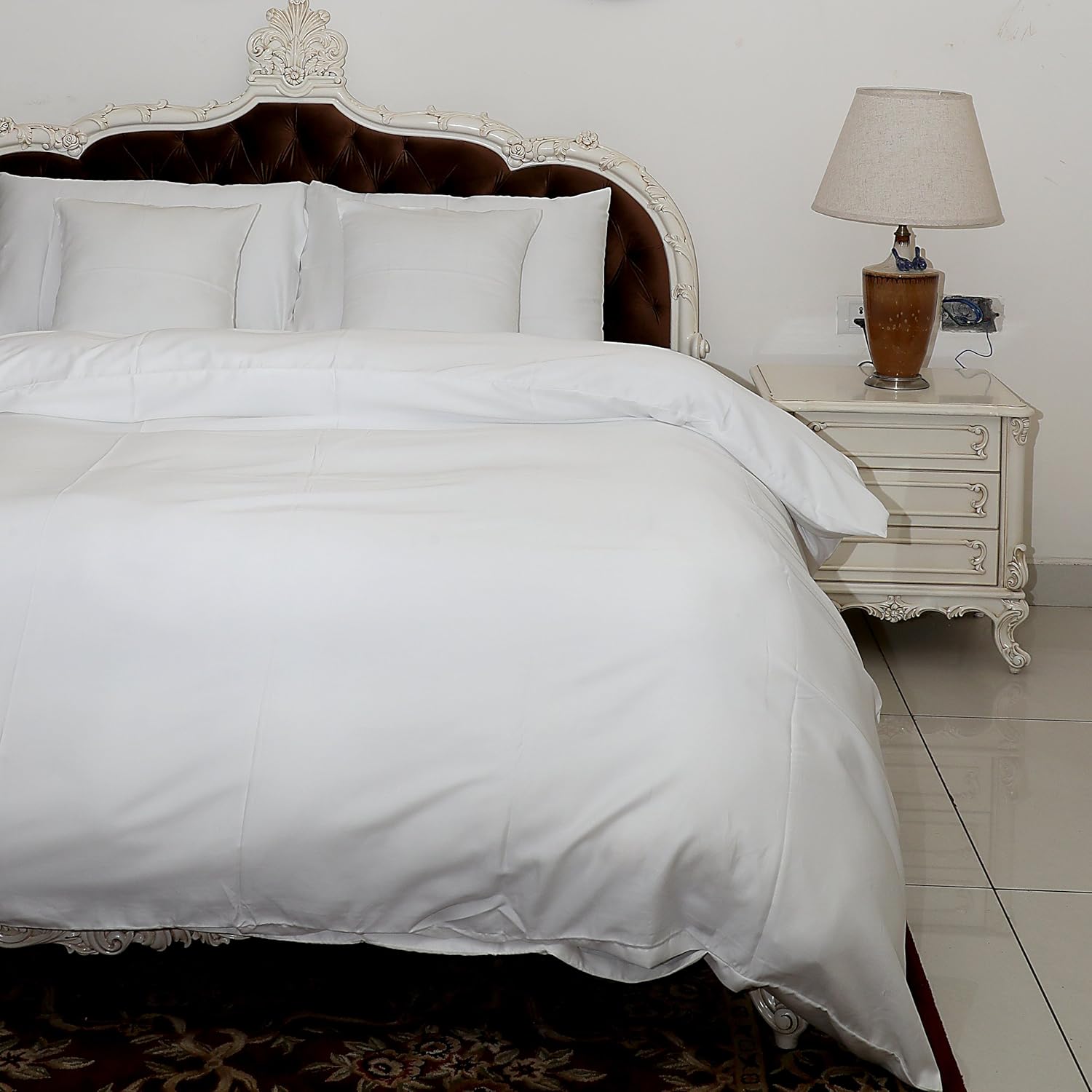 Decorlives 4 pcs set 550 TC Fine Fabric Plain White Double Bed Duvet