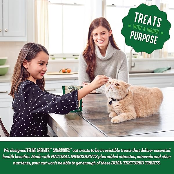GREENIES CAT TREATS, FELINE SMARTBITES, SKIN & FUR HEALTH, CRUNCHY AND SOFT CAT TREATS, CHICKEN FLAVOR, 4.6 OZ. PACK