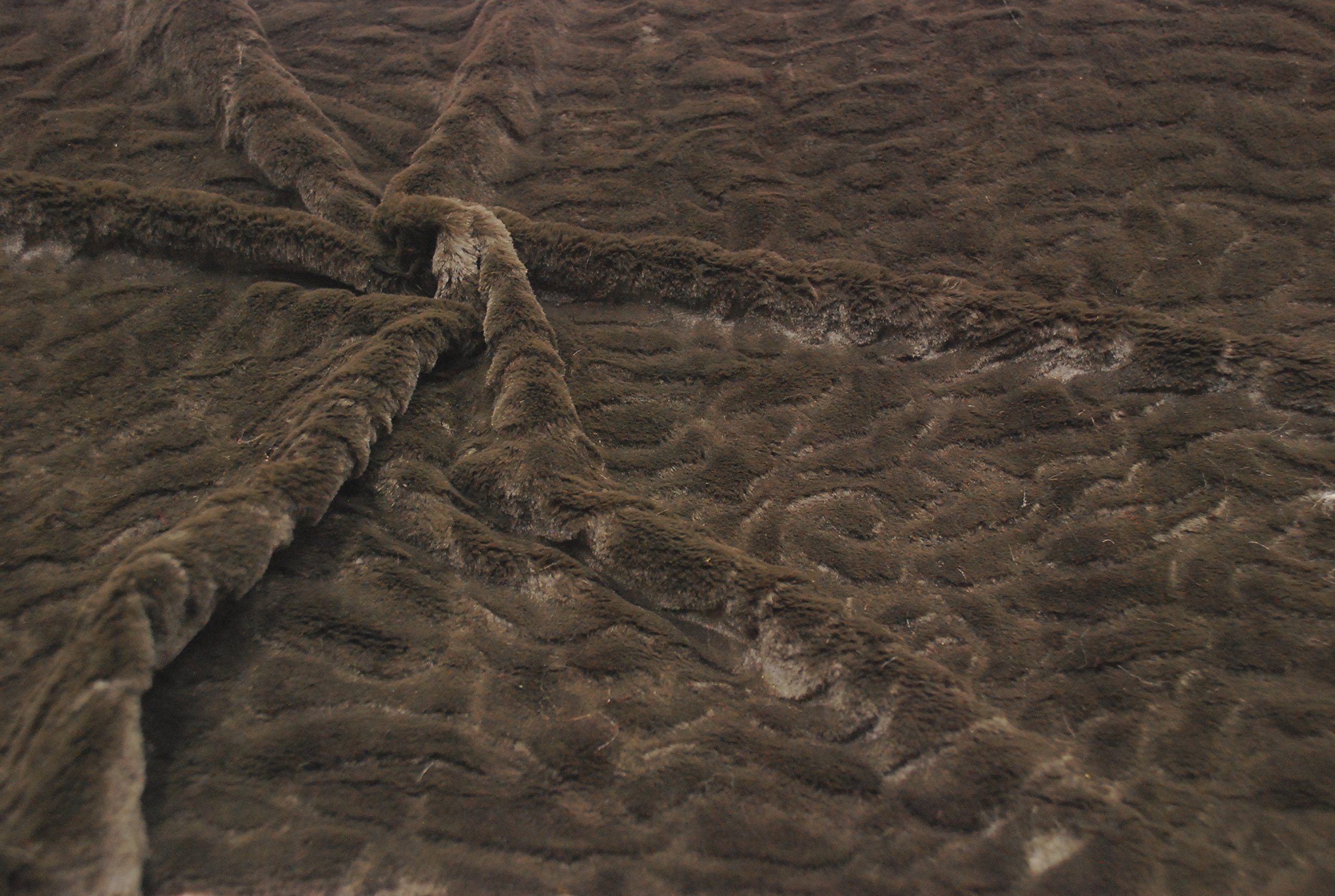 Super Luxury Faux Fur Fabric Material - DK Brown Ripple, 1Mtr 150cm x 100cm — image 1
