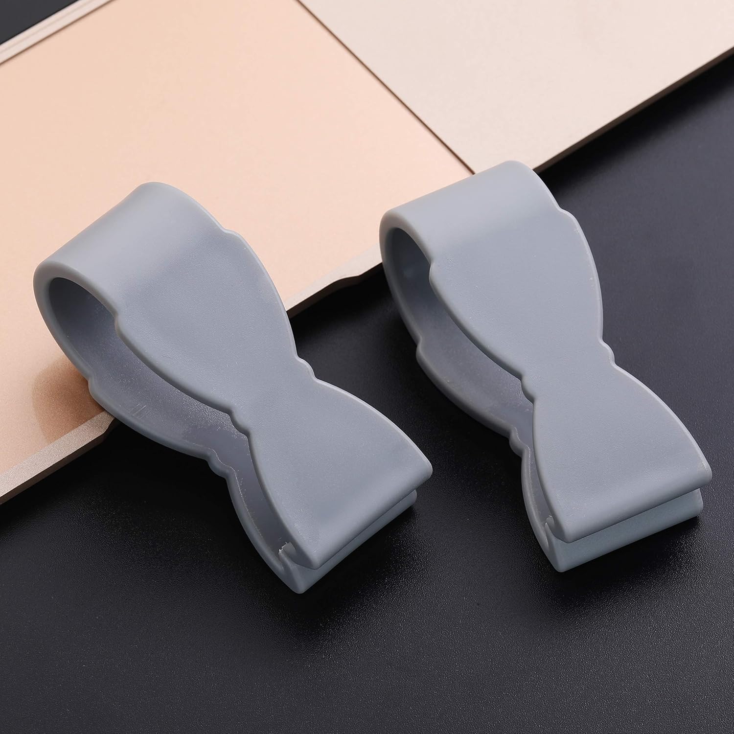 6 PCS Pinless Buckle Plastic Bed Sheet Grippers Clip Bed Sheet Fasteners Adjustable Anti-Slip Quilt Clips Fasteners for Duvet Comforter Blanket as Bedding Accessories Easy to Install Use and Remove: Home & Kitchen