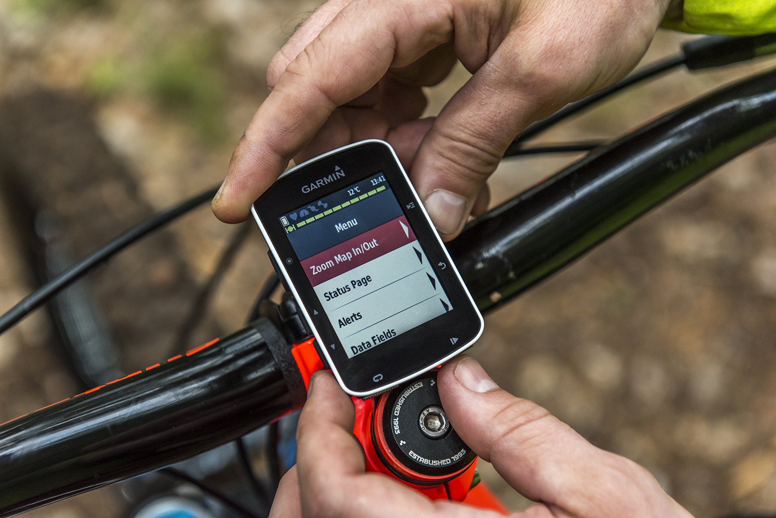 Garmin Edge 520 Bike GPS (includes Heart Rate Monitor Strap, Cadence sensor & Speed sensor