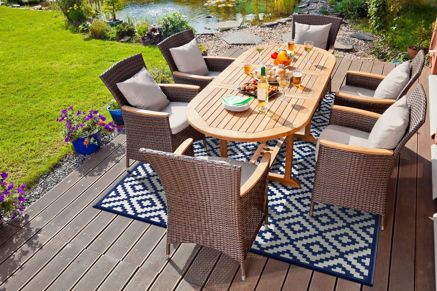 Green Decore Lightweight Outdoor Reversible Plastic Nirvana Rug (9 X 12, Navy/White)