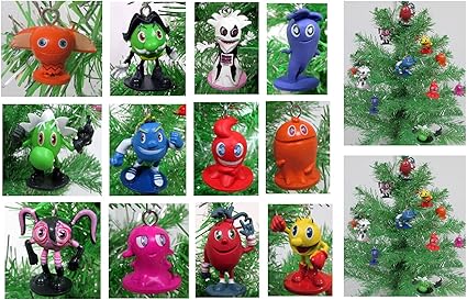Amazon Com Pacman 12 Piece Christmas Ornament Set With Cylindria