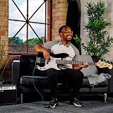 3rd Avenue Full Size 4/4 Electric Bass Guitar Beginner Pack with 15W Amp view 5