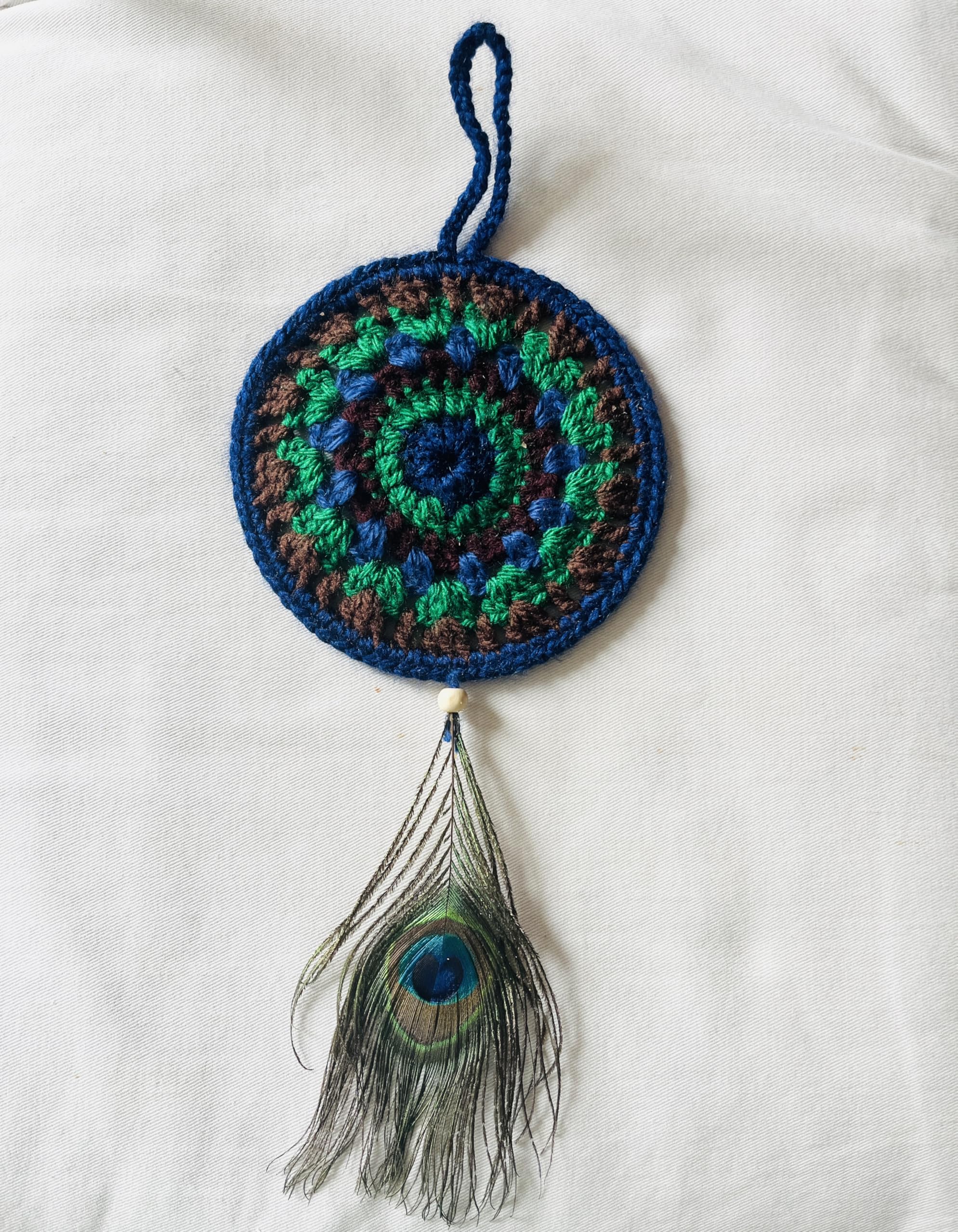 5 inch Peacock feather Dream Catcher Net Handmade Wall Hanging Crafts Wind Chimes Ornament Decoration Wall hanging christmas gift crochet gift hand knitted wall decor