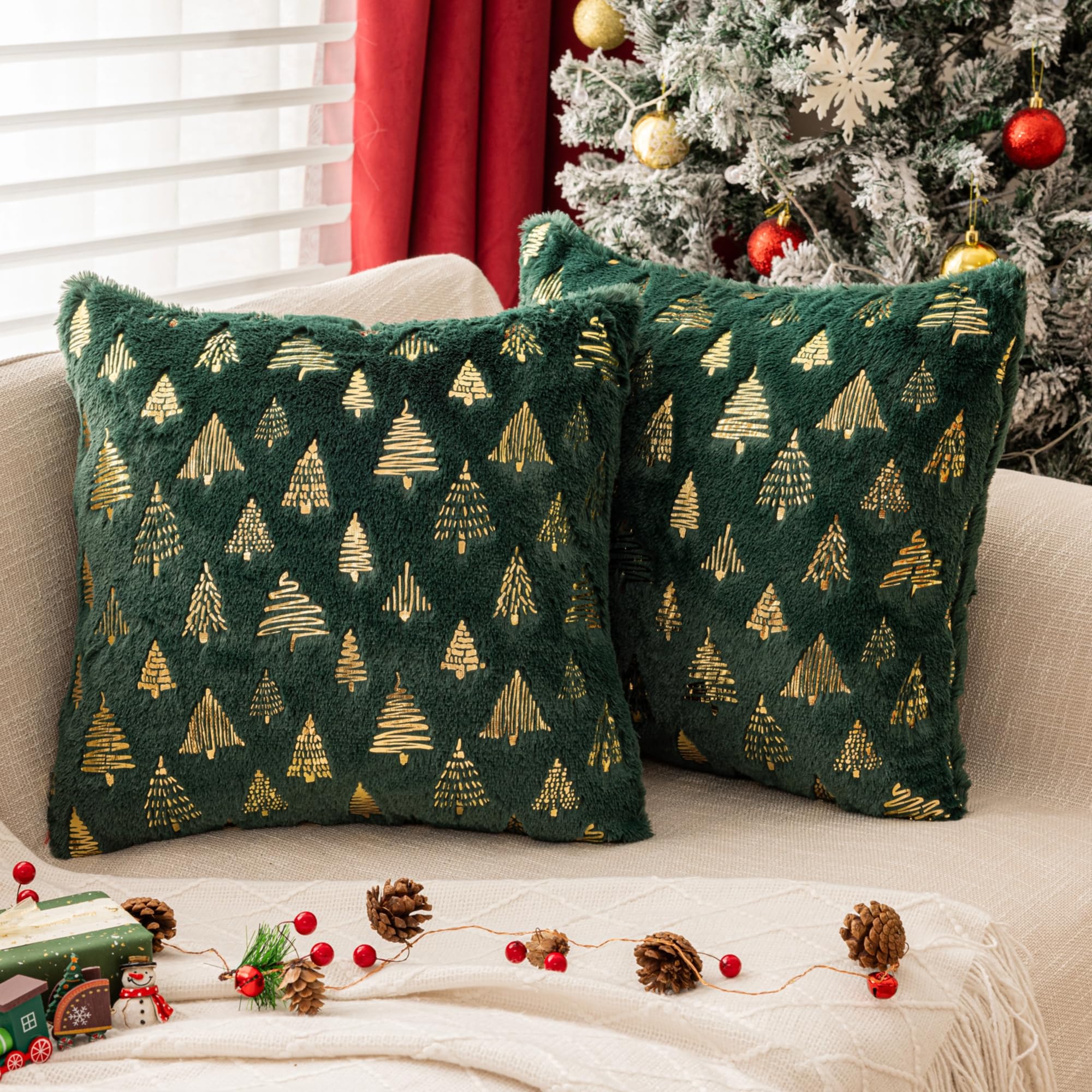 Photo 1 of *USED*
AQOTHES Christmas Tree Green Throw Pillow Covers 18x18inch, Set of 2 Winter Holiday Decorative Faux Fur Fuzzy Pillows Covers with Glitter Printed for Christmas Decor Sofa Couch Home