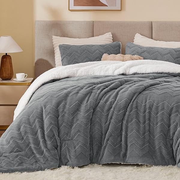 BEDELITE FLUFFY QUEEN COMFORTER SET – SUPER SOFT SHERPA GREY COMFORTER FOR QUEEN SIZE BED, LUXURY WARM BEDDING SET FOR WINTER, FUZZY BED SET 3 PIECES (1 COMFORTER, 2 PILLOWCASES)