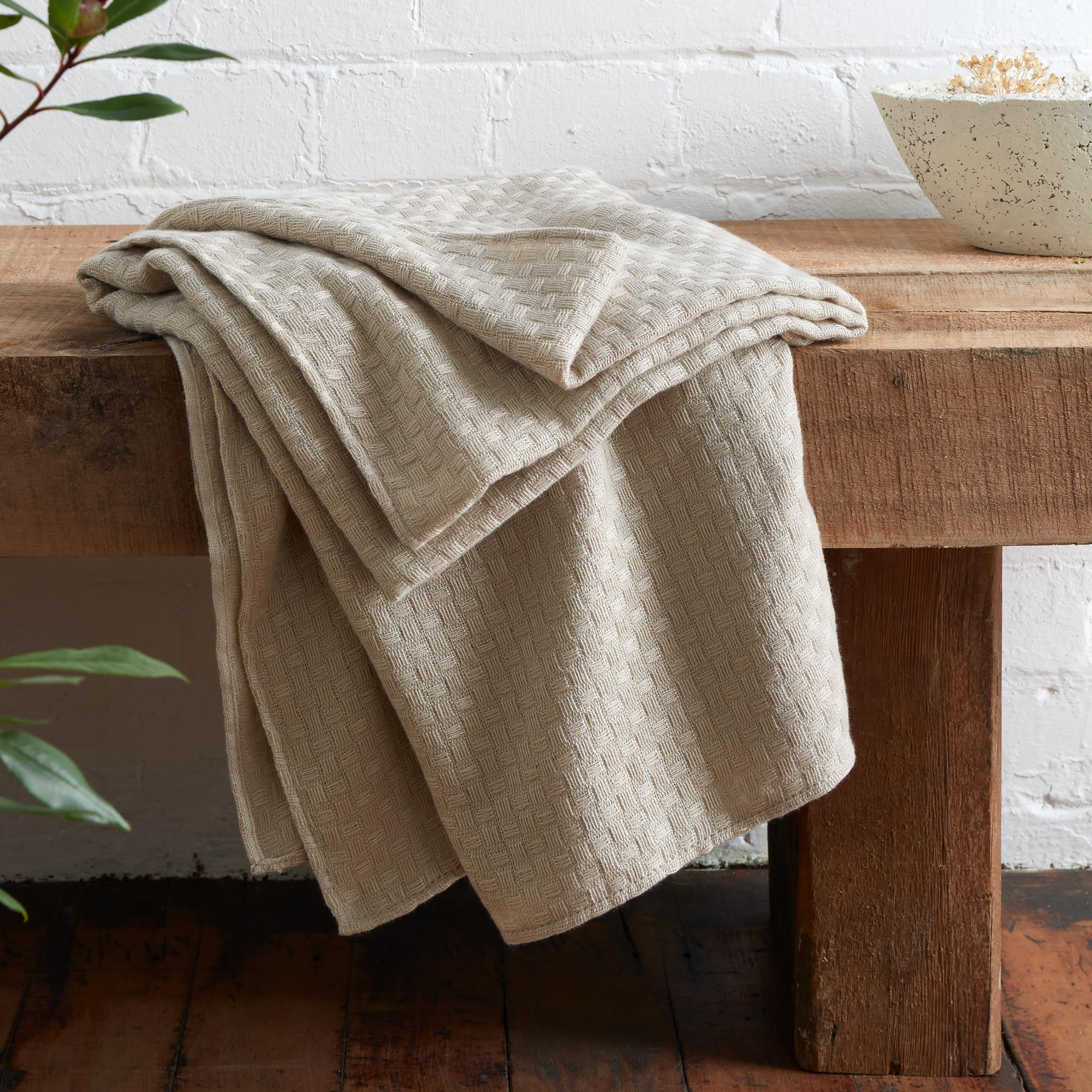 Pineapple Elephant Lina Waffle Geo 130x170cm Blanket Throw Beige