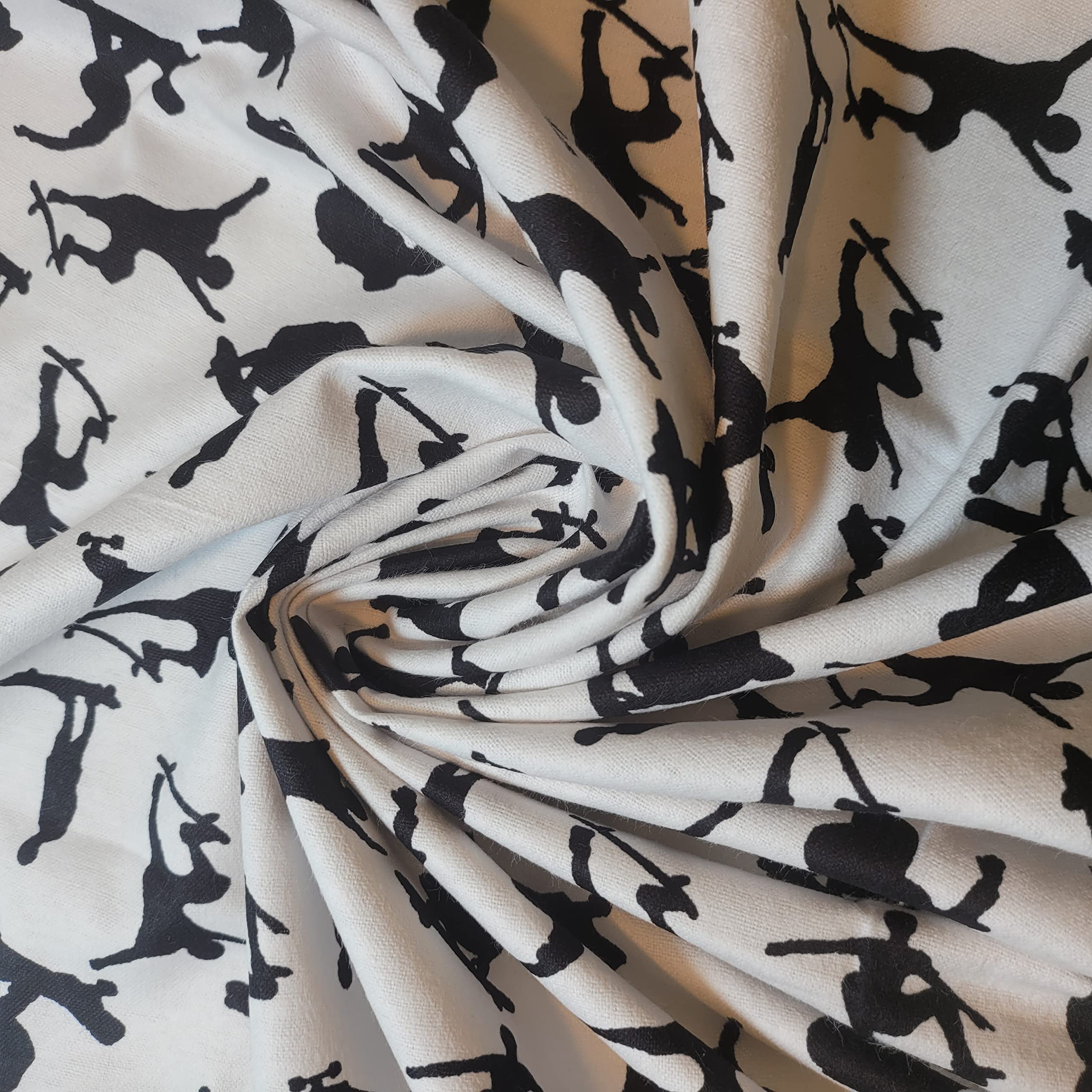 Textile Station 100% Cotton Winceyette/Flannel Fabric, 44" (112cm) Wide, Beautiful Choice of Design - Perfect for Sewing Projects and Furnishing - Fabric by The Metre Clearance (Skaters)