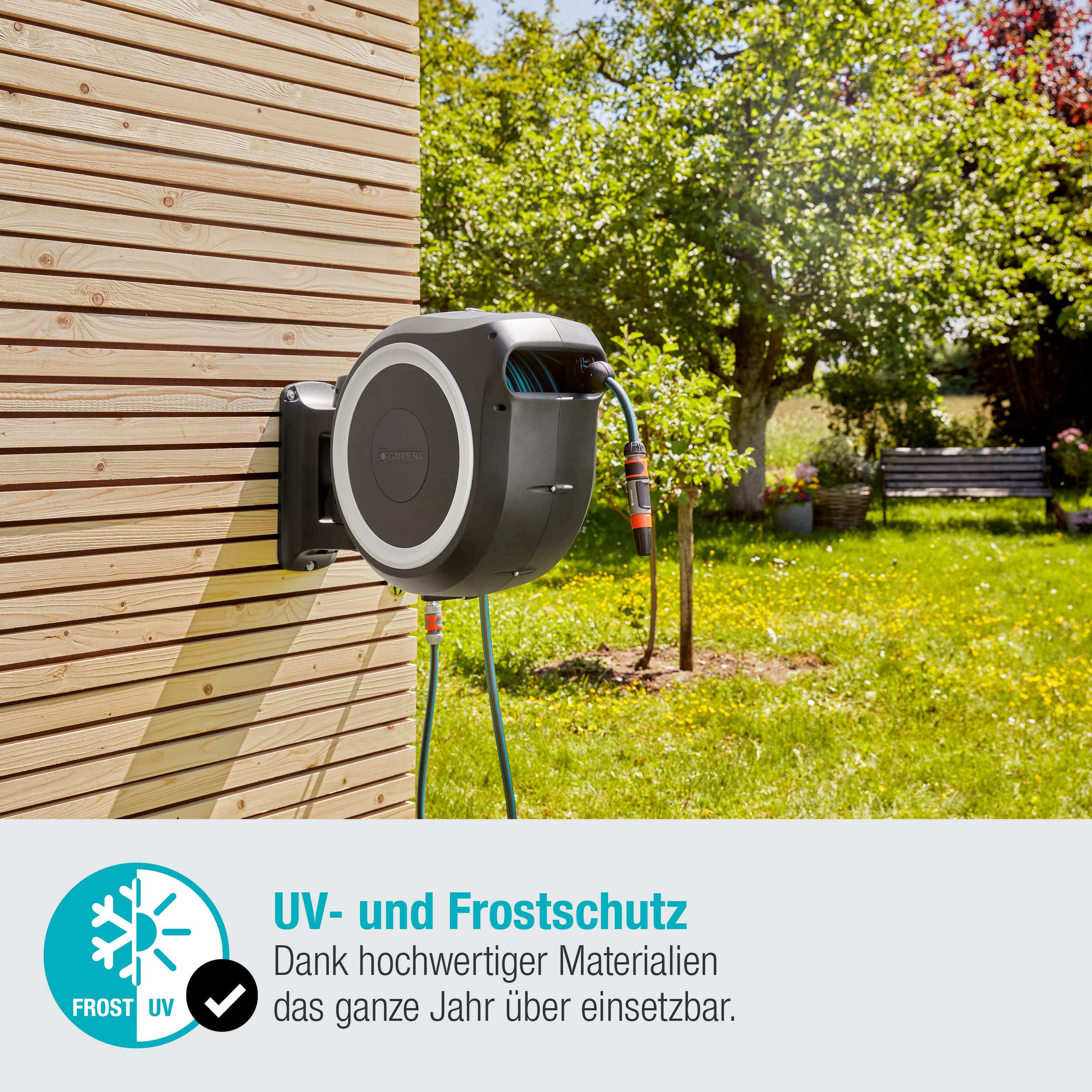 Gardena Wand-Schlauchbox RollUp L (weiß) 30 m exklusiv für Amazon: Schwenkbare Schlauchbox, integrierte Schlauchführung, inkl. 30 m Gardena Qualitätsschlauch, Reinigungsspritze und Brause (18627-38) 6