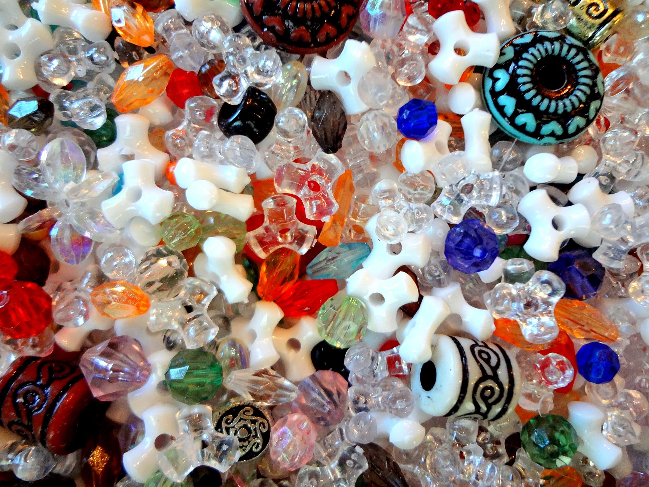 5 Pounds of Assorted Craft Beads - Thousands of Beads - Bulk - with Free 6" x 9" Dragon Storage Bag