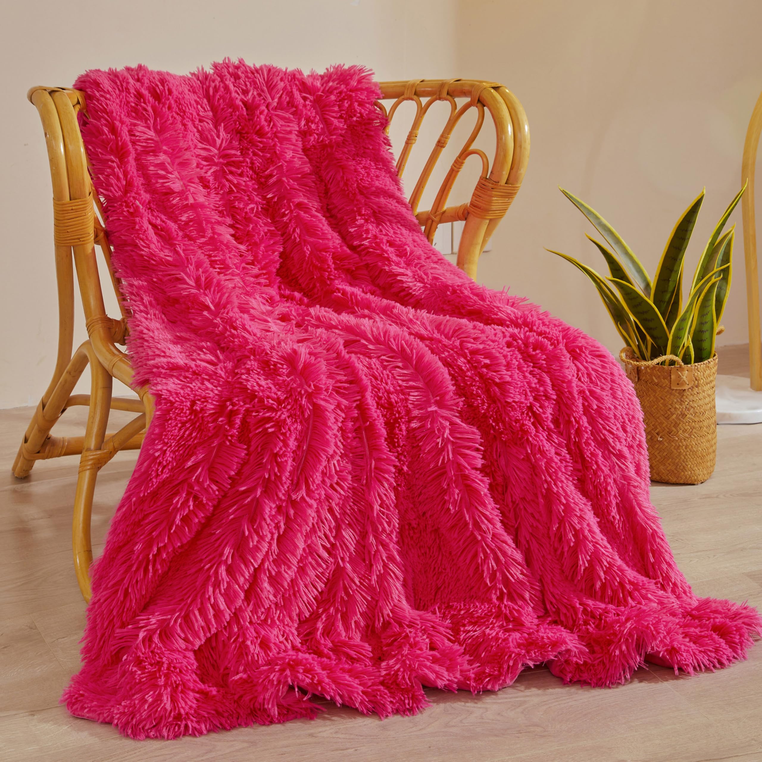 XeGe Luxury Faux Fur Blanket, Hot Pink Soft Big Fluffy Throw, Shaggy Plush Decorative Couch Blanket, Cute Furry Fuzzy Bed Throw for Bedroom Living Room, Hot Pink, Twin/Double