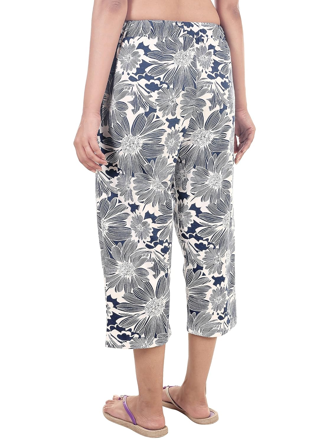 9teenagain women's hosiery night capri pyjama (white & blue printed)