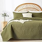 WURUIBO Olive Green Quilt Set King/Cal King Size, Embossing Microfiber Bedspreads with Pillow Sham, Ligthweight Breathable Thin Coverlet, Reversible Bedding Set for All Season (1 Quilt,2 Pillow Shams)