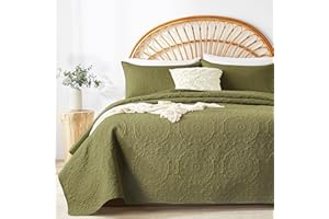 WURUIBO Olive Green Quilt Set King/Cal King Size, Embossing Microfiber Bedspreads with Pillow Sham, Ligthweight Breathable Thin Coverlet, Reversible Bedding Set for All Season (1 Quilt,2 Pillow Shams)