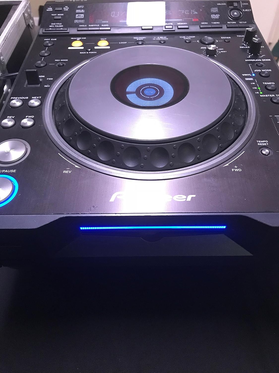 Amazon.com: Pioneer DVJ-1000 Professional DJ DVD and CD Table Top Player  with MP3 and Video Support: Musical Instruments