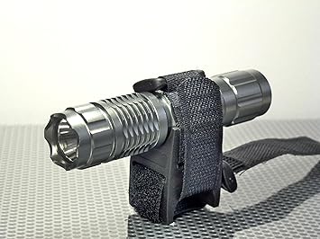 Amazon ベルクロ ライトホルダー 対応範囲 19 40mm Led フラッシュライト 推奨 自転車用 Diz ハンディライト Amazon ベルクロ ライトホルダー 対応範囲 19 40mm Led フラッシュライト 推奨 自転車用 Diz ハンディライト