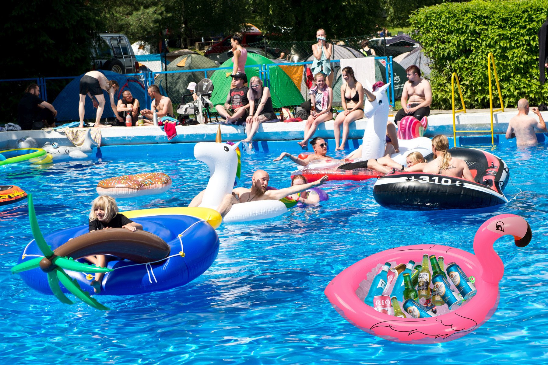 Inflatable Flamingo Cooler Salad Buffet Serving Bar Tray Ice Chest Drink Holders for BBQ Picnic Pool Flamingo Beach Bachelorette Hawaiian Luau Party Supplies Decorations