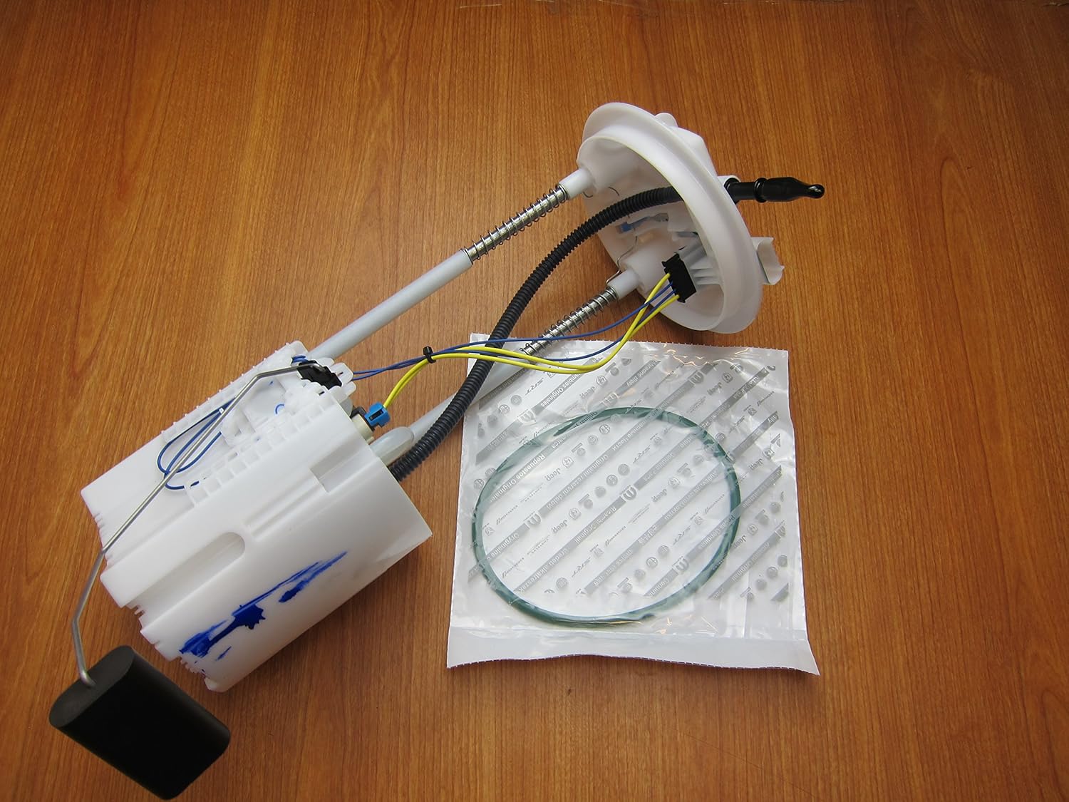 Dodge Ram 1500 Gas Delivery Fuel Pump Module Mopar OEM 68197307AA