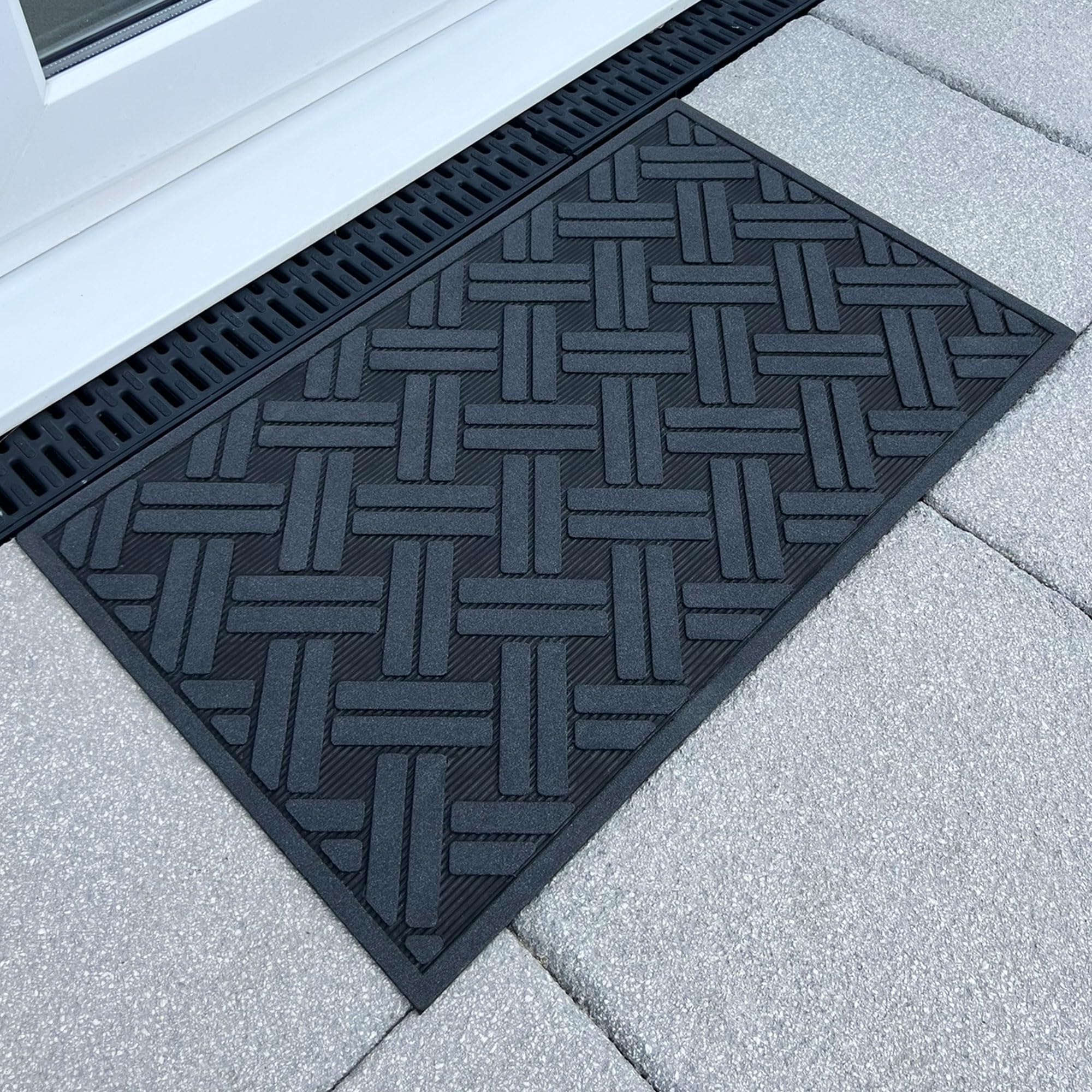 Ultralux Heavy-Duty Rubber Door Mat, Durable Non-Slip Indoor & Outdoor Doormat, Dirt Trapper Entrance Mat with Black & Silver Pattern, 75 x 45cm