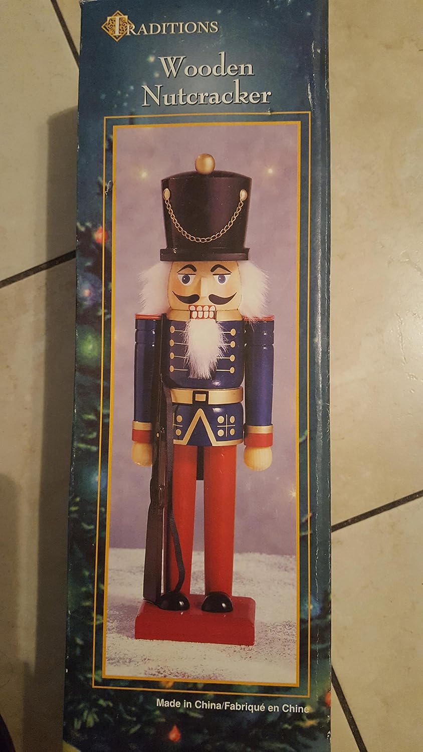 Amazon Com Kirkland Signature Cascanueces De Madera De Navidad