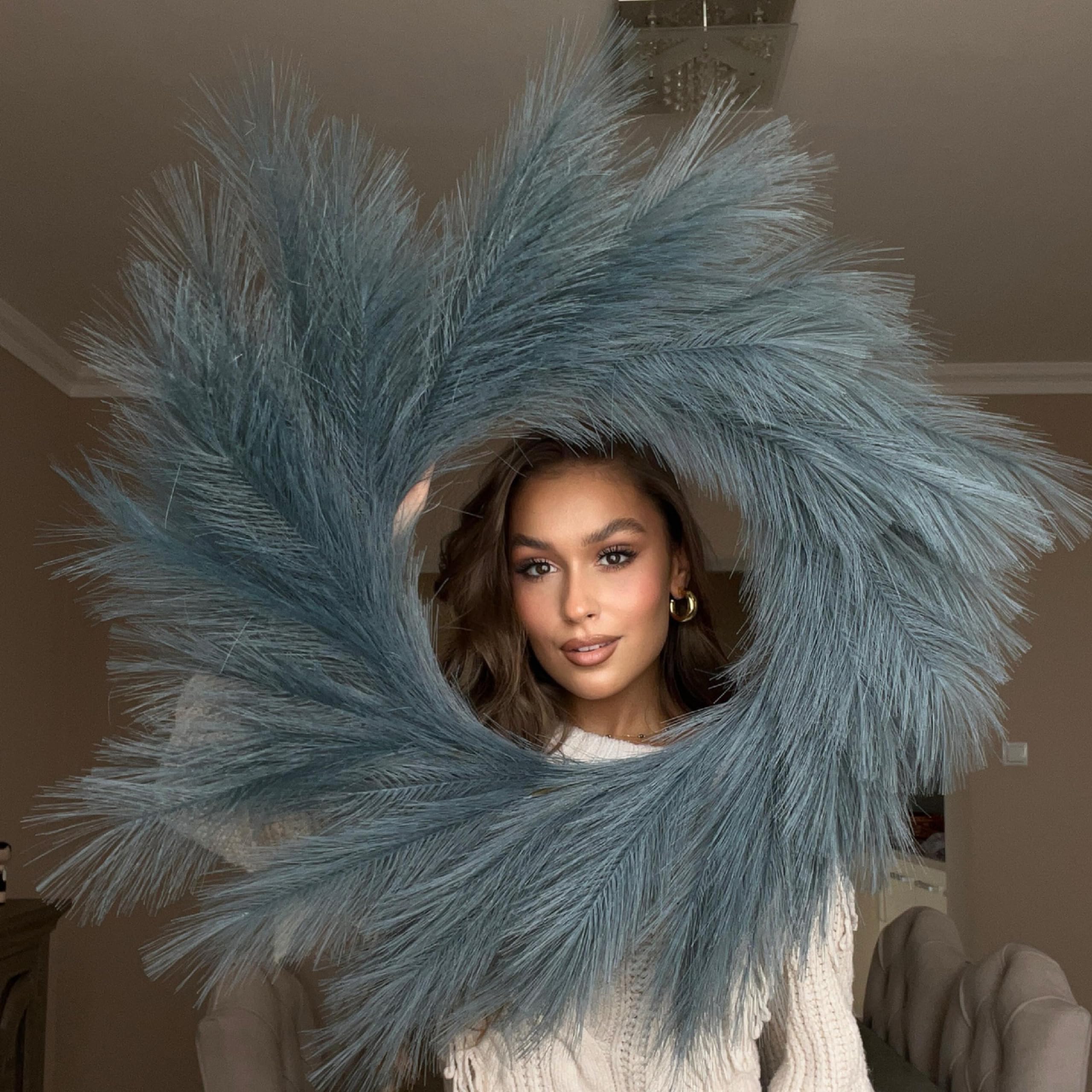 VOULUX Fluffy Artificial Large Faux Pampas Grass Wreath 27" Grey Modern Feather Boho Wreath Indoor Wreaths Farmhouse Wreath Wall Decor Baby Sea Grass Wheat Spring Wreath Grey Wreaths For Front Door