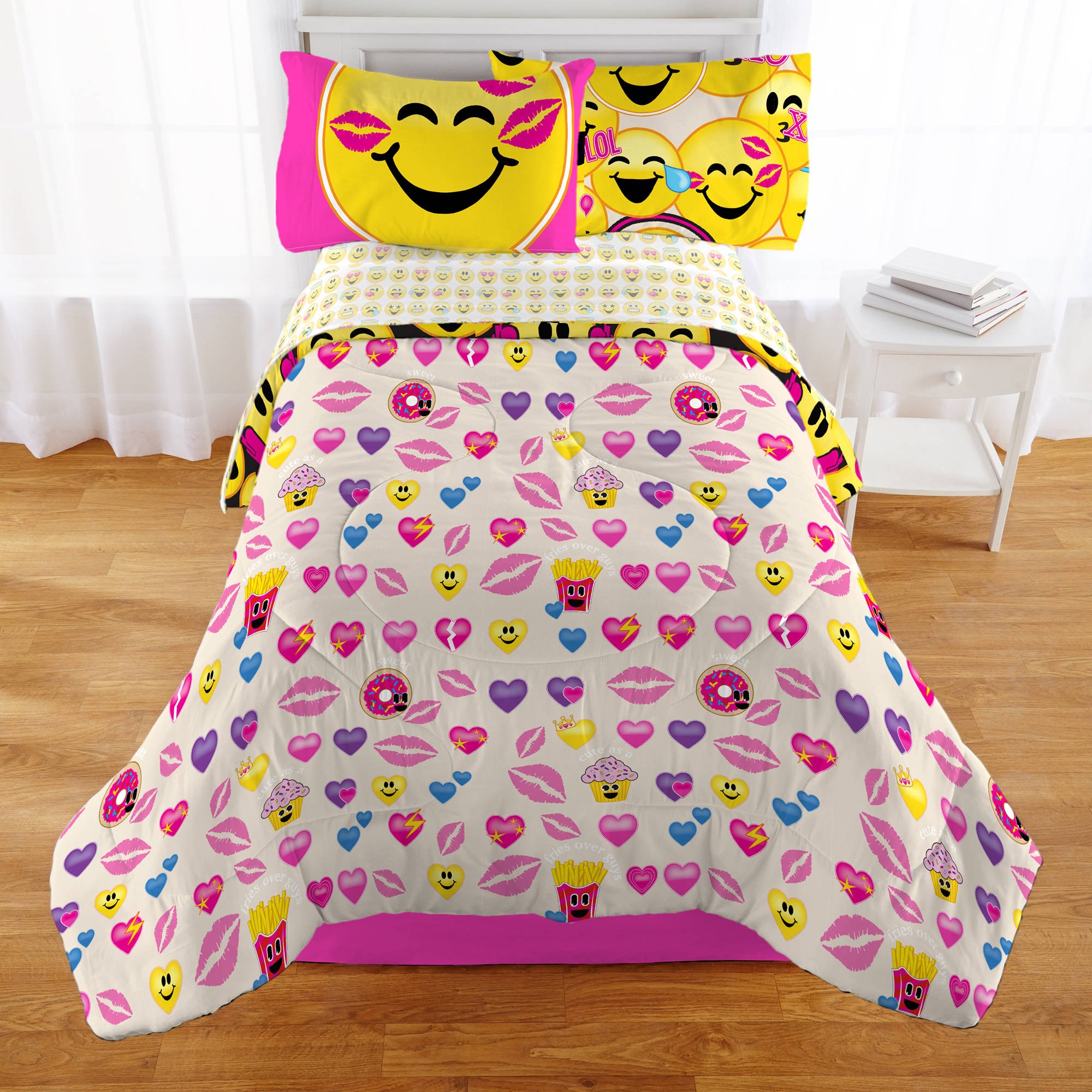 Emoji Complete 4 Piece Girls Bedding Set - Twin ...
