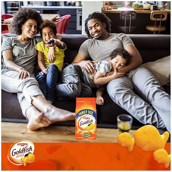 GOLDFISH CRACKERS, FLAVOR BLASTED XTRA CHEDDAR CRACKERS, FAMILY SIZE, 10 OZ BAG