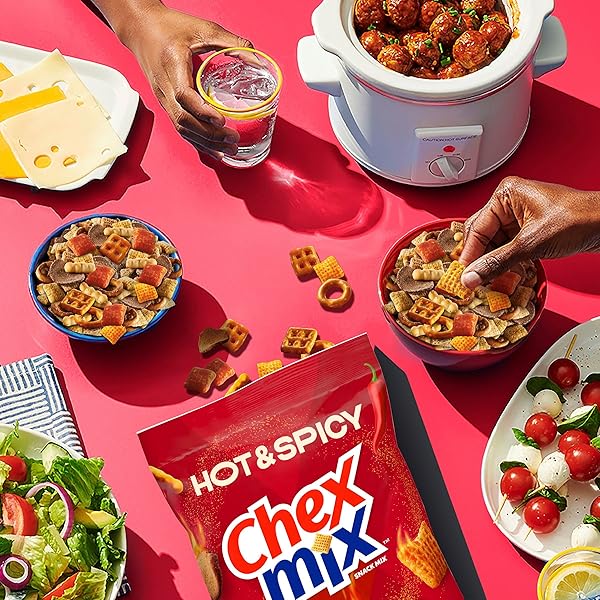 CHEX MIX HOT AND SPICY SNACK MIX, SAVORY SNACK BAG, 8 OZ